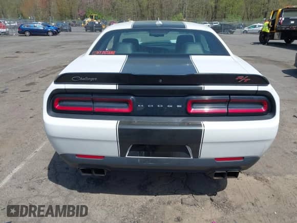 2018 Dodge Challenger R/T z VIN 2C3CDZBT2JH259541, wystawiony jako IAAI lot #42143798 z przebiegiem 90 510 mil mil oraz . Historia ofert i sprzedaży dostępna na DreamBid. Obrazek 17.