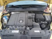 ✅ 2014 Volkswagen Beetle 2.5L • VIN: 3VWJP7ATXEM608174 • Lot: 43704027. Wystawiony na IAAI z przebiegiem 80 827 mil. Bezpłatny archiwum sprzedaży aukcyjnych z USA i szczegółowy raport historii pojazdu na DreamBid. Zdjęcie 10.