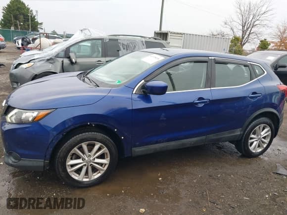 ✅ 2018 Nissan Rogue SV • VIN: JN1BJ1CP0JW103280 • Lot: 43728136. Listed on IAAI with 107,432 mi. Free auction sales archive from the USA and detailed vehicle history report at DreamBid. Image 15.
