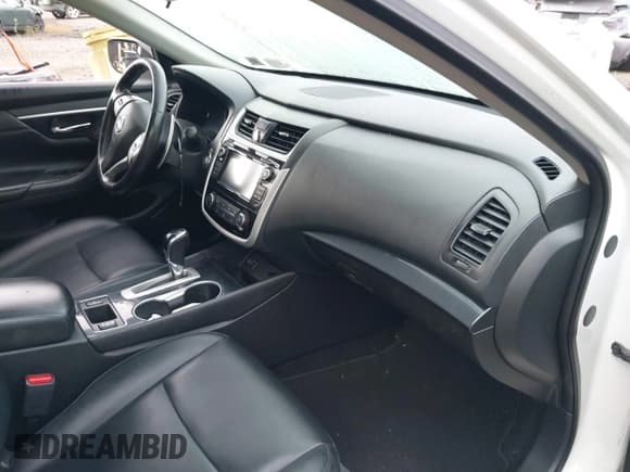 ✅ 2018 Nissan Altima S • VIN: 1N4AL3AP5JC288970 • Lot: 43196302. Wystawiony na IAAI z przebiegiem 98 997 mil. Bezpłatny archiwum sprzedaży aukcyjnych z USA i szczegółowy raport historii pojazdu na DreamBid. Zdjęcie 5.