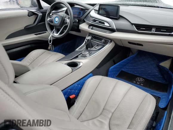 ✅ 2015 BMW i8 • VIN: WBY2Z2C53FV391673 • Лот: 45827224. Опубликован ранее на Copart с пробегом 16 299 миль. Бесплатный доступ к архиву аукционных продаж из США и подробный отчёт об истории автомобиля на DreamBid. Изображение 8.
