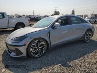 ✅ 2023 Hyundai Ioniq 6 Preferred • VIN: KMHM34AC2PA039181 • Лот: 65443624. Опубликован ранее на Copart с пробегом 1 597 миль. Бесплатный доступ к архиву аукционных продаж из США и подробный отчёт об истории автомобиля на DreamBid. Изображение 1.