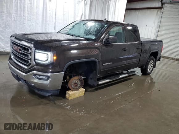 ✅ 2018 GMC Sierra 1500 SLE • VIN: 1GTV2MECXJZ243208 • Лот: 83945865. Опубликован ранее на Copart с пробегом 62 455 миль. Бесплатный доступ к архиву аукционных продаж из США и подробный отчёт об истории автомобиля на DreamBid. Изображение 1.