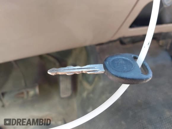 ✅ 2003 Chevrolet Silverado 2500HD LS • VIN: 1GCHC29U93E346552 • Lot: 43176633. Listed on IAAI with 321,668 mi. Free auction sales archive from the USA and detailed vehicle history report at DreamBid. Image 11.