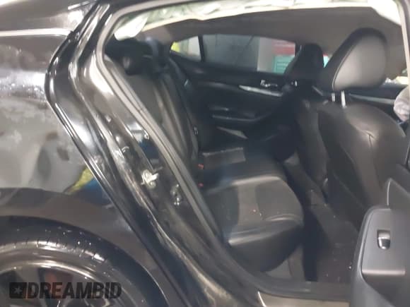 ✅ 2017 Nissan Maxima S • VIN: 1N4AA6AP8HC381466 • Lot: 41552326. Listed on IAAI with 137,161 mi. Free auction sales archive from the USA and detailed vehicle history report at DreamBid. Image 8.