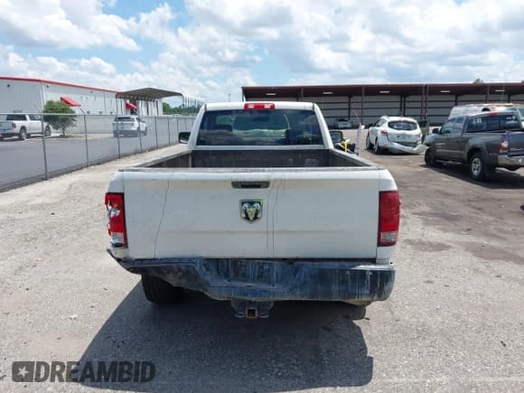 ✅ 2018 Ram 1500 Tradesman • VIN: 3C6JR6DG1JG219123 • Лот: 42755696. Опубликован ранее на IAAI с пробегом 140 522 миль. Бесплатный доступ к архиву аукционных продаж из США и подробный отчёт об истории автомобиля на DreamBid. Изображение 16.