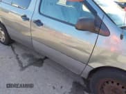 ✅ 2000 Toyota Sienna LE • VIN: 4T3ZF13C4YU296651 • Lot: 43770511. Listed on IAAI with 164,209 mi. Free auction sales archive from the USA and detailed vehicle history report at DreamBid. Image 6.