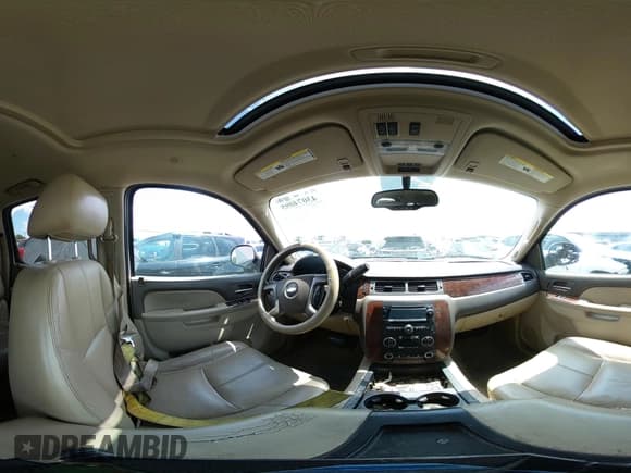 ✅ 2013 Chevrolet Suburban LT • VIN: 1GNSCJE06DR121770 • Lot: 43074095. Wystawiony na IAAI z przebiegiem 240 775 mil. Bezpłatny archiwum sprzedaży aukcyjnych z USA i szczegółowy raport historii pojazdu na DreamBid. Zdjęcie 19.