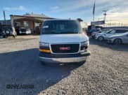 ✅ 2021 GMC Savana Cargo • VIN: 1GTW7AFP3M1270954 • Lot: 81899314. Wystawiony na Copart z przebiegiem 29 640 mil. Bezpłatny archiwum sprzedaży aukcyjnych z USA i szczegółowy raport historii pojazdu na DreamBid. Zdjęcie 5.