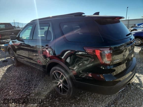 ✅ 2017 Ford Explorer Sport • VIN: 1FM5K8GT5HGA87438 • Лот: 80586545. Опубликован ранее на Copart с пробегом Не указан. Бесплатный доступ к архиву аукционных продаж из США и подробный отчёт об истории автомобиля на DreamBid. Изображение 2.