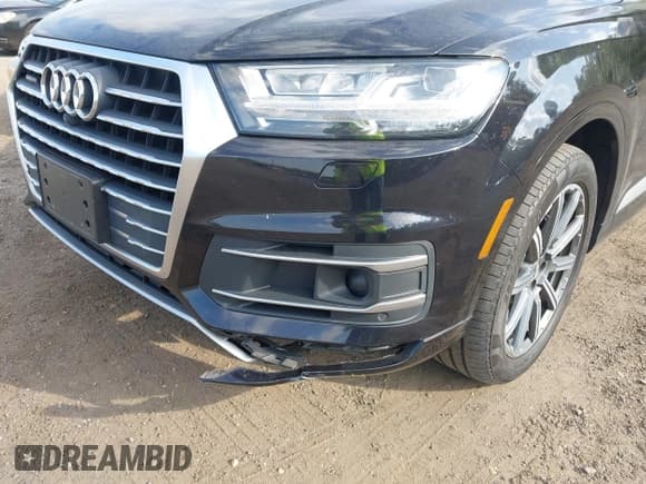 ✅ 2018 Audi Q7 • VIN: WA1LHBF71JD028058 • Lot: 42220729. Wystawiony na IAAI z przebiegiem 85 951 mil. Bezpłatny archiwum sprzedaży aukcyjnych z USA i szczegółowy raport historii pojazdu na DreamBid. Zdjęcie 6.