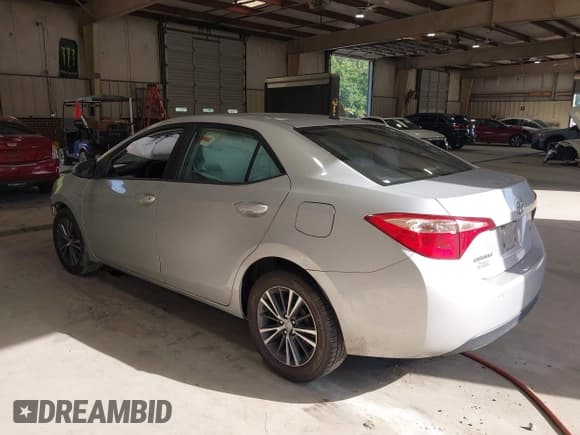 ✅ 2018 Toyota Corolla LE • VIN: 2T1BURHE7JC032520 • Lot: 43306272. Listed on IAAI with 326,796 mi. Free auction sales archive from the USA and detailed vehicle history report at DreamBid. Image 3.