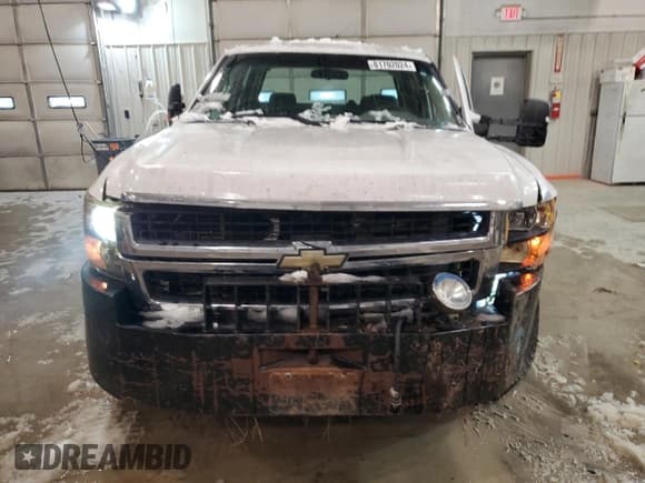 ✅ 2009 Chevrolet Silverado 2500HD Work Truck • VIN: 1GCHK43619F177431 • Lot: 81702024. Wystawiony na Copart z przebiegiem 234 475 mil. Bezpłatny archiwum sprzedaży aukcyjnych z USA i szczegółowy raport historii pojazdu na DreamBid. Zdjęcie 5.