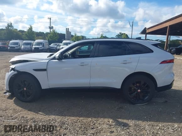 ✅ 2021 Jaguar F-Pace S • VIN: SADCJ2EU2MA666945 • Lot: 43080415. Wystawiony na IAAI z przebiegiem 63 900 mil. Bezpłatny archiwum sprzedaży aukcyjnych z USA i szczegółowy raport historii pojazdu na DreamBid. Zdjęcie 15.