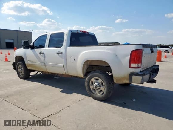 ✅ 2013 GMC Sierra 2500HD SLE • VIN: 1GT120CG6DF200231 • Lot: 84780965. Wystawiony na Copart z przebiegiem 282 347 mil. Bezpłatny archiwum sprzedaży aukcyjnych z USA i szczegółowy raport historii pojazdu na DreamBid. Zdjęcie 2.