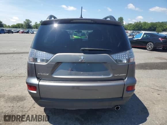 ✅ 2011 Mitsubishi Outlander SE • VIN: JA4JT3AW3BU015338 • Лот: 66522905. Опубликован ранее на Copart с пробегом 109 772 миль. Бесплатный доступ к архиву аукционных продаж из США и подробный отчёт об истории автомобиля на DreamBid. Изображение 6.