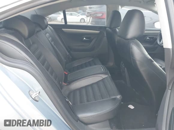 ✅ 2011 Volkswagen CC Sport • VIN: WVWMN7AN8BE718083 • Lot: 43747133. Wystawiony na IAAI z przebiegiem 105 956 mil. Bezpłatny archiwum sprzedaży aukcyjnych z USA i szczegółowy raport historii pojazdu na DreamBid. Zdjęcie 8.