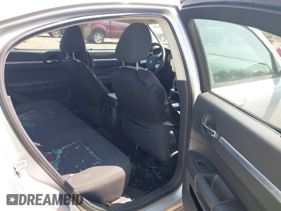 ✅ 2008 Dodge Charger • VIN: 2B3KA43G58H228896 • Лот: 42950649. Опубликован ранее на IAAI с пробегом 113 133 миль. Бесплатный доступ к архиву аукционных продаж из США и подробный отчёт об истории автомобиля на DreamBid. Изображение 8.