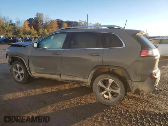 ✅ 2020 Jeep Cherokee Limited • VIN: 1C4PJMDN0LD564754 • Lot: 82739745. Wystawiony na Copart z przebiegiem 108 640 mil. Bezpłatny archiwum sprzedaży aukcyjnych z USA i szczegółowy raport historii pojazdu na DreamBid. Zdjęcie 2.