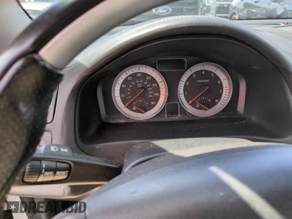 ✅ 2012 Volvo C70 T5 • VIN: YV1672MC1CJ130397 • Лот: 75102934. Опубликован ранее на Copart с пробегом Не указан. Бесплатный доступ к архиву аукционных продаж из США и подробный отчёт об истории автомобиля на DreamBid. Изображение 9.