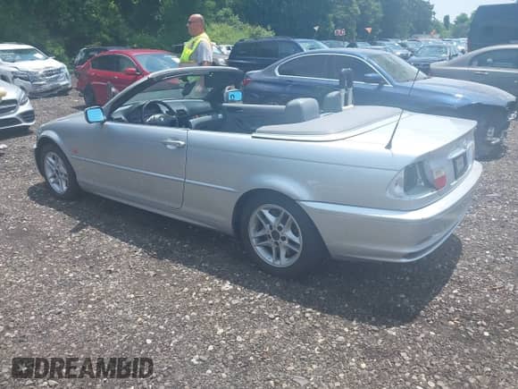 2001 BMW 3 Series 330Ci with VIN WBABS53451JU81015, listed as a IAAI auction lot 42648232 with 126,529 mi miles and . Bid and sale history available at DreamBid. Image 3.