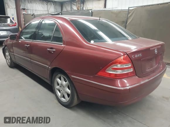 ✅ 2002 Mercedes-Benz C 230/260/280/320 • VIN: WDBRF61J72F200727 • Lot: 42108046. Wystawiony na IAAI z przebiegiem Nie podano. Bezpłatny archiwum sprzedaży aukcyjnych z USA i szczegółowy raport historii pojazdu na DreamBid. Zdjęcie 3.