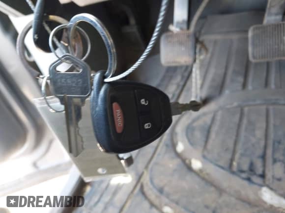 2006 Dodge 3500 SLT z VIN 3D7LX39C16G201259, wystawiony jako IAAI lot #42363134 z przebiegiem 210 839 mil mil oraz . Historia ofert i sprzedaży dostępna na DreamBid. Obrazek 11.