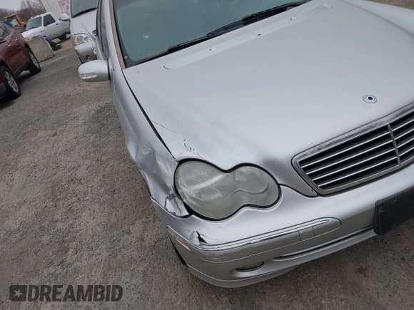 ✅ 2004 Mercedes-Benz C 230 Kompressor • VIN: WDBRF40J14A569539 • Lot: 41714209. Listed on IAAI with 96,240 mi. Free auction sales archive from the USA and detailed vehicle history report at DreamBid. Image 6.