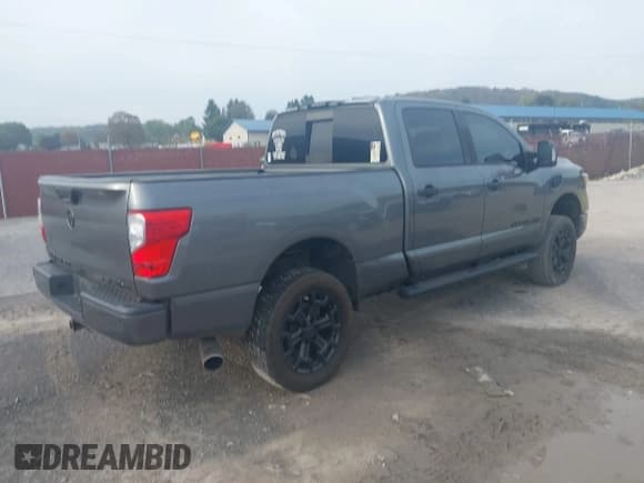 ✅ 2018 Nissan Titan Pro-4X • VIN: 1N6BA1F45JN530004 • Lot: 43327612. Wystawiony na IAAI z przebiegiem 85 529 mil. Bezpłatny archiwum sprzedaży aukcyjnych z USA i szczegółowy raport historii pojazdu na DreamBid. Zdjęcie 4.