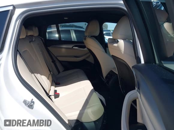 ✅ 2025 BMW X4 xDrive30i • VIN: 5UX33DT04S9Z75394 • Lot: 42513753. Listed on IAAI with 9,320 mi. Free auction sales archive from the USA and detailed vehicle history report at DreamBid. Image 8.