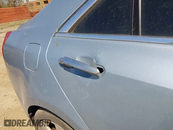 ✅ 2013 Cadillac ATS • VIN: 1G6AA5RX4D0129642 • Lot: 42099111. Listed on IAAI with 205,921 mi. Free auction sales archive from the USA and detailed vehicle history report at DreamBid. Image 14.