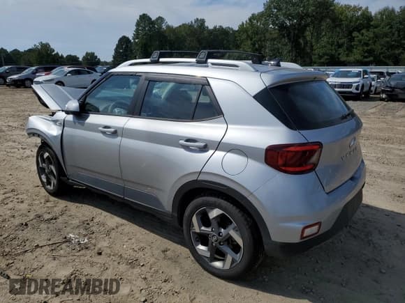 ✅ 2022 Hyundai Venue SEL • VIN: KMHRC8A3XNU199561 • Lot: 84805555. Listed on Copart with 63,085 mi. Free auction sales archive from the USA and detailed vehicle history report at DreamBid. Image 2.