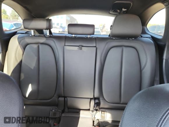 ✅ 2019 BMW X1 sDrive28i • VIN: WBXHU7C57K5L11781 • Lot: 84984175. Wystawiony na Copart z przebiegiem 96 925 mil. Bezpłatny archiwum sprzedaży aukcyjnych z USA i szczegółowy raport historii pojazdu na DreamBid. Zdjęcie 10.