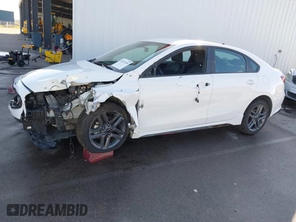 ✅ 2021 Kia Forte GT-Line • VIN: 3KPF34AD4ME418892 • Lot: 43473240. Wystawiony na IAAI z przebiegiem 54 502 mil. Bezpłatny archiwum sprzedaży aukcyjnych z USA i szczegółowy raport historii pojazdu na DreamBid. Zdjęcie 15.