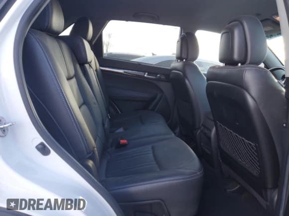 ✅ 2014 Kia Sorento LX • VIN: 5XYKT3A64EG477195 • Лот: 90866545. Опубликован ранее на Copart с пробегом 148 660 миль. Бесплатный доступ к архиву аукционных продаж из США и подробный отчёт об истории автомобиля на DreamBid. Изображение 10.