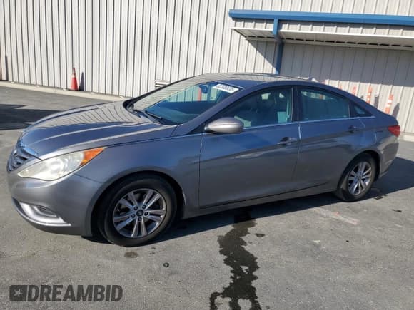 ✅ 2011 Hyundai Sonata GLS • VIN: 5NPEB4ACXBH268270 • Лот: 82500835. Опубликован ранее на Copart с пробегом 142 956 миль. Бесплатный доступ к архиву аукционных продаж из США и подробный отчёт об истории автомобиля на DreamBid. Изображение 1.