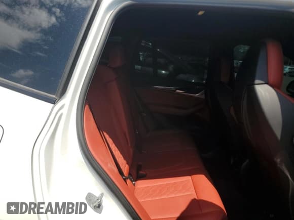 ✅ 2024 BMW X3 M • VIN: 5YM13EC09R9T57052 • Lot: 66200015. Wystawiony na Copart z przebiegiem 5 407 mil. Bezpłatny archiwum sprzedaży aukcyjnych z USA i szczegółowy raport historii pojazdu na DreamBid. Zdjęcie 11.