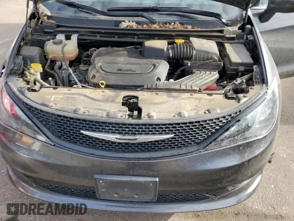 ✅ 2022 Chrysler Voyager LX • VIN: 2C4RC1CG8NR203437 • Lot: 92624485. Wystawiony na Copart z przebiegiem 59 726 mil. Bezpłatny archiwum sprzedaży aukcyjnych z USA i szczegółowy raport historii pojazdu na DreamBid. Zdjęcie 12.