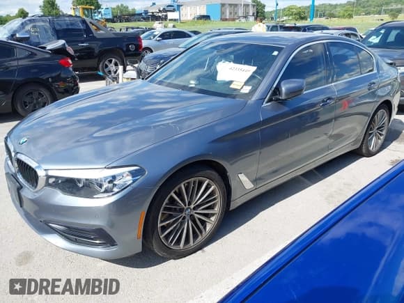 ✅ 2019 BMW 5 Series 530i xDrive • VIN: WBAJA7C51KWW12626 • Lot: 42335449. Listed on IAAI with 71,798 mi. Free auction sales archive from the USA and detailed vehicle history report at DreamBid. Image 2.
