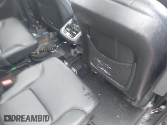 ✅ 2019 Volvo XC90 Momentum • VIN: YV4102CK0K1505012 • Lot: 41069811. Listed on IAAI with 72,643 mi. Free auction sales archive from the USA and detailed vehicle history report at DreamBid. Image 15.