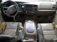 ✅ 2003 Ford Excursion Eddie Bauer • VIN: 1FMSU45P83ED68178 • Лот: 84665794. Опубликован ранее на Copart с пробегом Не указан. Бесплатный доступ к архиву аукционных продаж из США и подробный отчёт об истории автомобиля на DreamBid. Изображение 8.