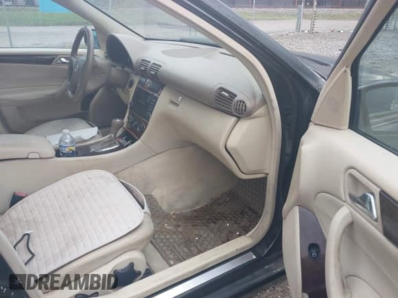 ✅ 2006 Mercedes-Benz C 280 Luxury • VIN: WDBRF92H96F756900 • Lot: 42375982. Wystawiony na IAAI z przebiegiem 163 385 mil. Bezpłatny archiwum sprzedaży aukcyjnych z USA i szczegółowy raport historii pojazdu na DreamBid. Zdjęcie 5.