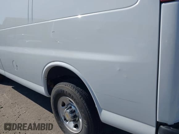 ✅ 2005 Chevrolet Express Cargo • VIN: 1GCGG25V551234534 • Лот: 42930433. Опубликован ранее на IAAI с пробегом 42 013 миль. Бесплатный доступ к архиву аукционных продаж из США и подробный отчёт об истории автомобиля на DreamBid. Изображение 6.