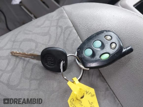 ✅ 2006 Saturn VUE • VIN: 5GZCZ53426S870035 • Lot: 41731594. Wystawiony na IAAI z przebiegiem 161 356 mil. Bezpłatny archiwum sprzedaży aukcyjnych z USA i szczegółowy raport historii pojazdu na DreamBid. Zdjęcie 11.