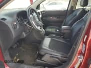 ✅ 2017 Jeep Compass Latitude • VIN: 1C4NJCEB0HD182611 • Лот: 87257885. Опубликован ранее на Copart с пробегом 122 733 миль. Бесплатный доступ к архиву аукционных продаж из США и подробный отчёт об истории автомобиля на DreamBid. Изображение 7.