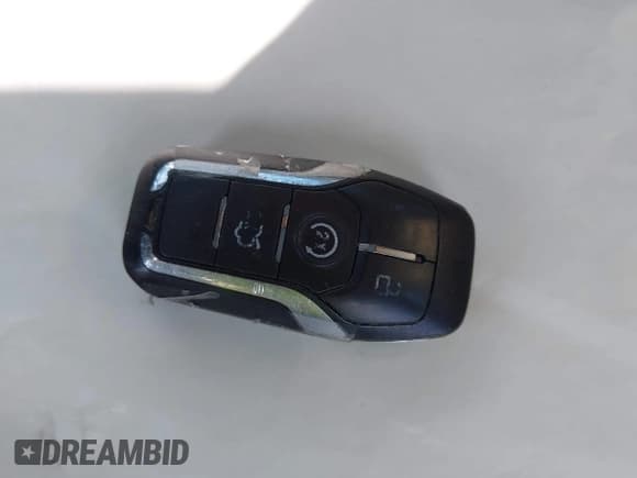 ✅ 2013 Lincoln MKZ • VIN: 3LN6L2J92DR801928 • Лот: 42518246. Опубликован ранее на IAAI с пробегом 173 157 миль. Бесплатный доступ к архиву аукционных продаж из США и подробный отчёт об истории автомобиля на DreamBid. Изображение 11.