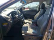 ✅ 2018 Hyundai Santa Fe 2.4L • VIN: 5XYZUDLB3JG568030 • Лот: 57655804. Опубликован ранее на Copart с пробегом 105 599 миль. Бесплатный доступ к архиву аукционных продаж из США и подробный отчёт об истории автомобиля на DreamBid. Изображение 7.