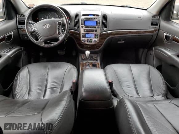 ✅ 2012 Hyundai Santa Fe Limited • VIN: 5XYZHDAG6CG149305 • Lot: 79016974. Listed on Copart with 268,224 mi. Free auction sales archive from the USA and detailed vehicle history report at DreamBid. Image 8.