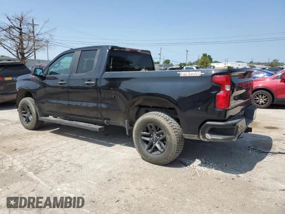 ✅ 2019 Chevrolet Silverado 1500 Custom Trail Boss • VIN: 1GCRYCEF0KZ203242 • Lot: 68527264. Wystawiony na Copart z przebiegiem 103 789 mil. Bezpłatny archiwum sprzedaży aukcyjnych z USA i szczegółowy raport historii pojazdu na DreamBid. Zdjęcie 2.