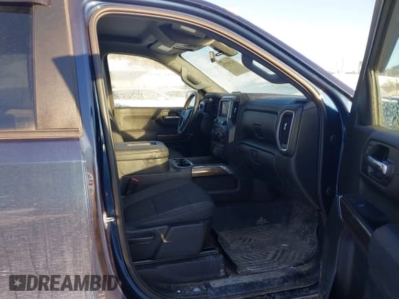 ✅ 2022 Chevrolet Silverado 1500 LT Trail Boss • VIN: 3GCPYFEL9NG210466 • Lot: 41393751. Wystawiony na IAAI z przebiegiem 74 128 mil. Bezpłatny archiwum sprzedaży aukcyjnych z USA i szczegółowy raport historii pojazdu na DreamBid. Zdjęcie 5.